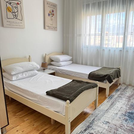 Sol Apartments - 2 Bedrooms Shkoder Luaran gambar
