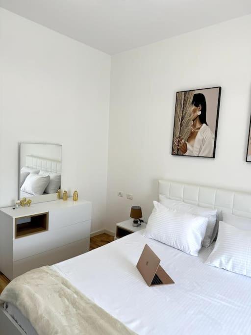 Sol Apartments - 2 Bedrooms Shkoder Luaran gambar