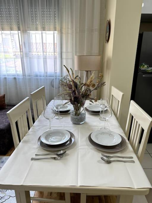 Sol Apartments - 2 Bedrooms Shkoder Luaran gambar